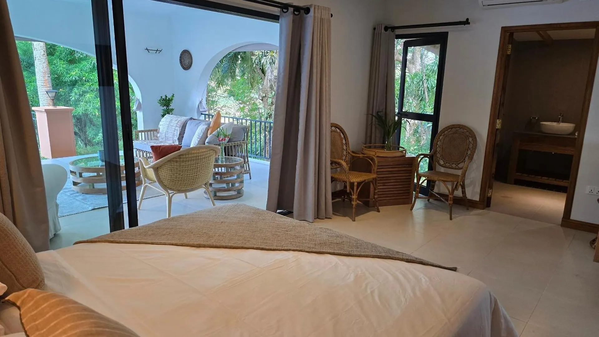 Pensiune Cote Cedres Hotel Bel Ombre